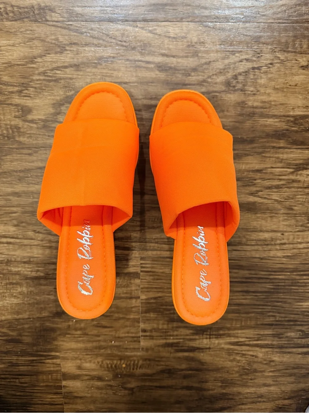 Channel your inner Lizzie McGuire 💁🏼‍♀️ Cape Robbin Orange Chunky Platform Mule